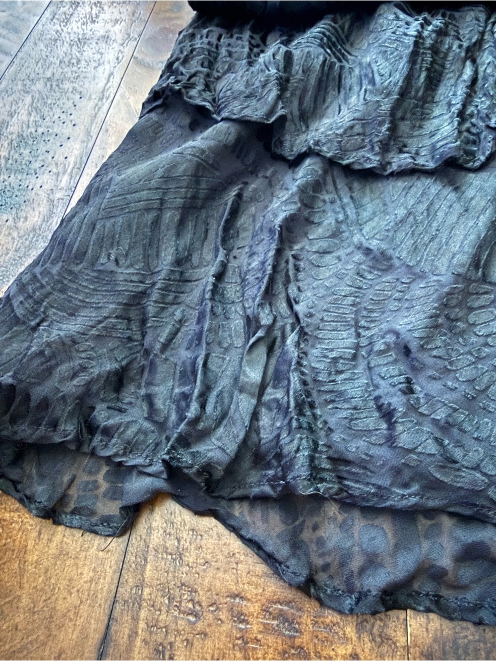 Sz M Black Simply Silk Sleeveless Midi Layered Dress with Textured Pattern - Picture 2 of 5